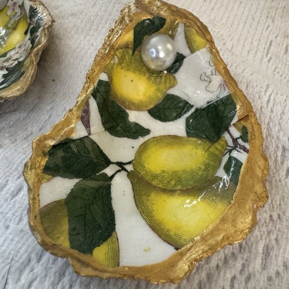 Handmade Decoupage Oyster Shell Trinket Dish Lemons, Pearl, Gold Trim - Picture 6 of 10